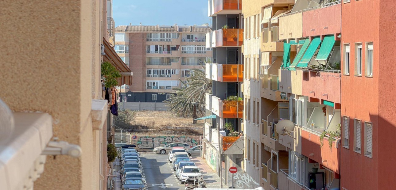 Sale - Apartment / flat -
Torrevieja - torrevieja