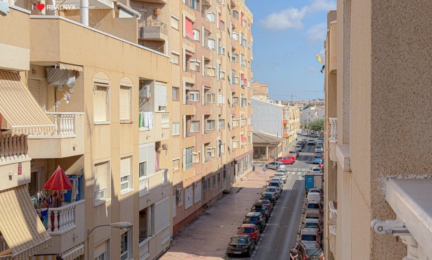 Sale - Apartment / flat -
Torrevieja - torrevieja