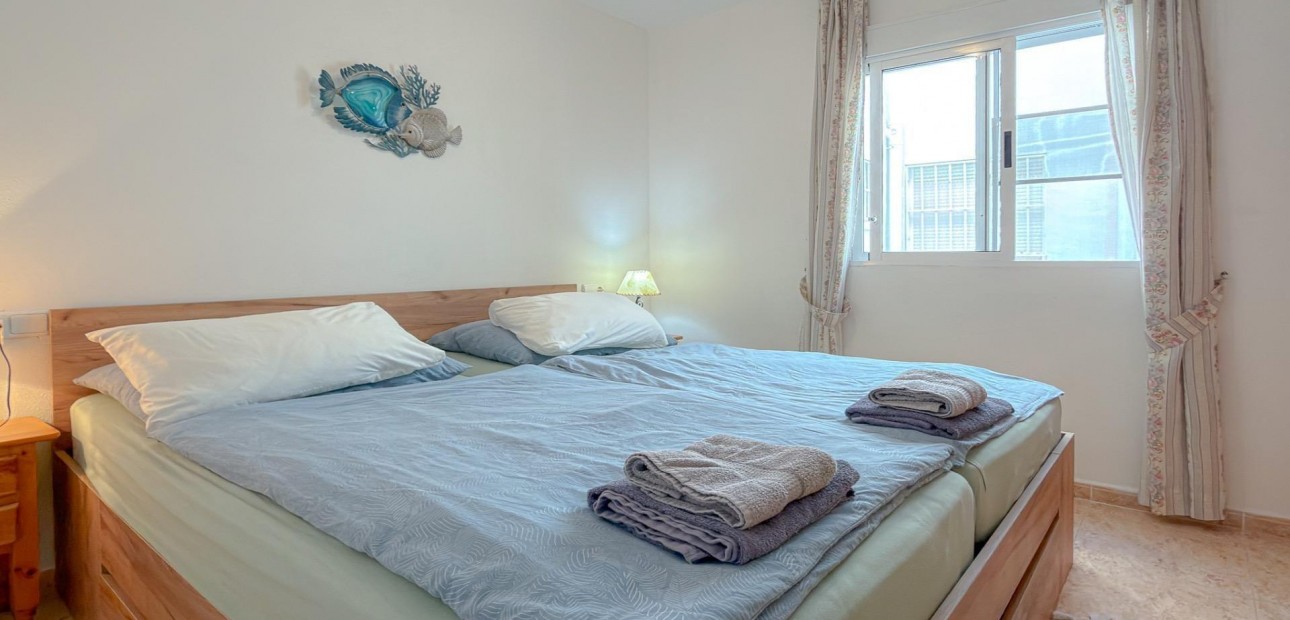 Sale - Apartment / flat -
Torrevieja - torrevieja