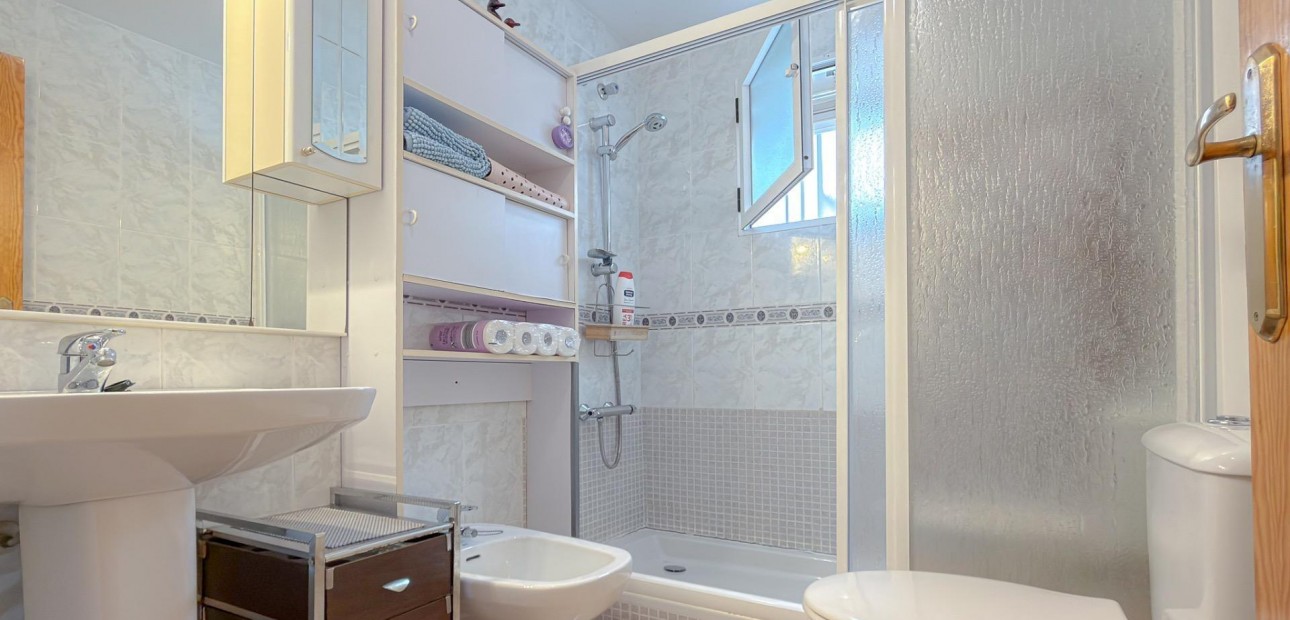 Sale - Apartment / flat -
Torrevieja - torrevieja