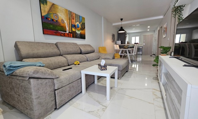 Sale - Apartment / flat -
La Marina - La Marina - Urbanization