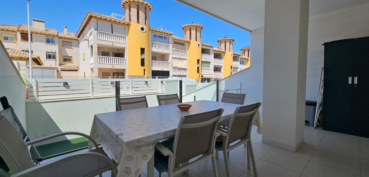 Sale - Apartment / flat -
La Marina - La Marina - Urbanization