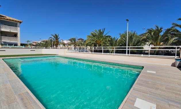 Sale - Apartment / flat -
La Marina - La Marina - Urbanization