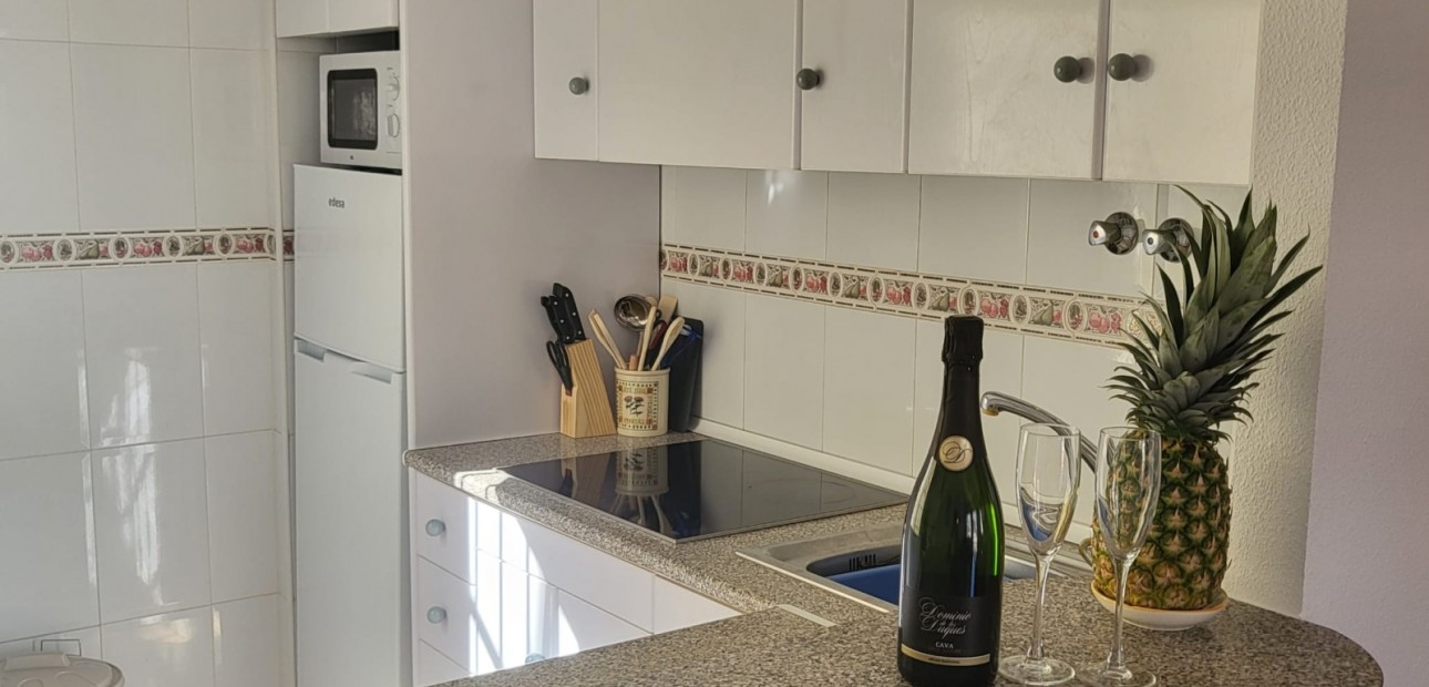 Sale - Apartment / flat -
Orihuela Costa - Playa Flamenca
