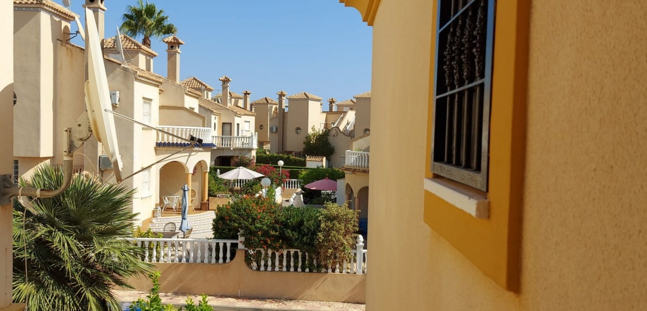Sale - Apartment / flat -
Orihuela Costa - Playa Flamenca