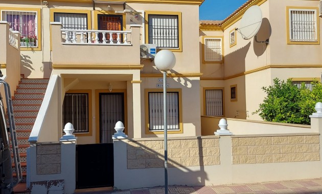 Sale - Apartment / flat -
Orihuela Costa - Playa Flamenca