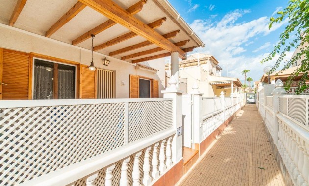 Sale - Villa -
Orihuela Costa - Playa Flamenca