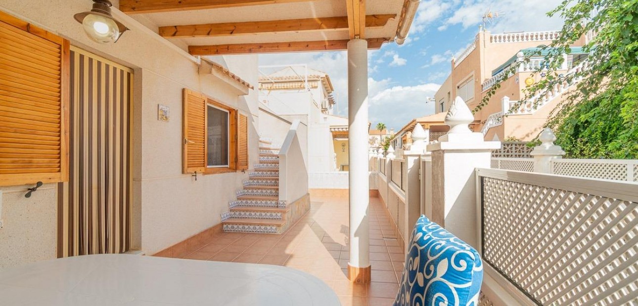 Sale - Villa -
Orihuela Costa - Playa Flamenca