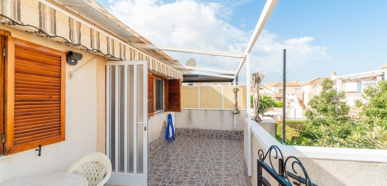 Sale - Villa -
Orihuela Costa - Playa Flamenca