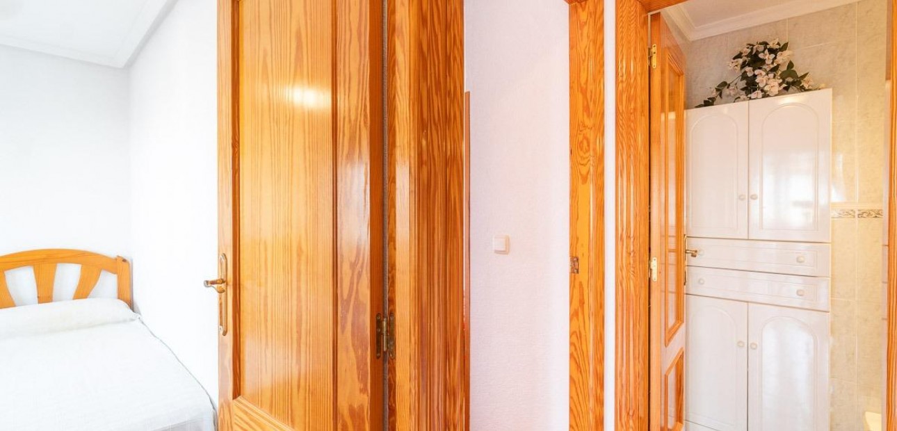 Sale - Villa -
Orihuela Costa - Playa Flamenca