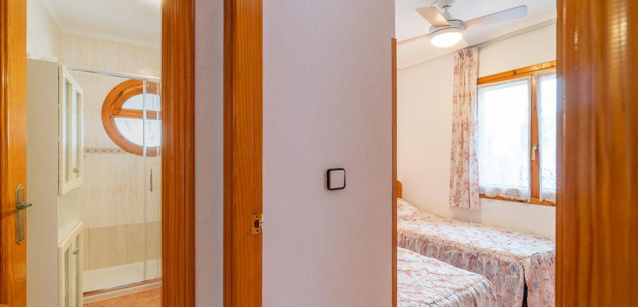 Sale - Villa -
Orihuela Costa - Playa Flamenca
