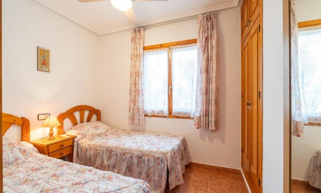 Sale - Villa -
Orihuela Costa - Playa Flamenca