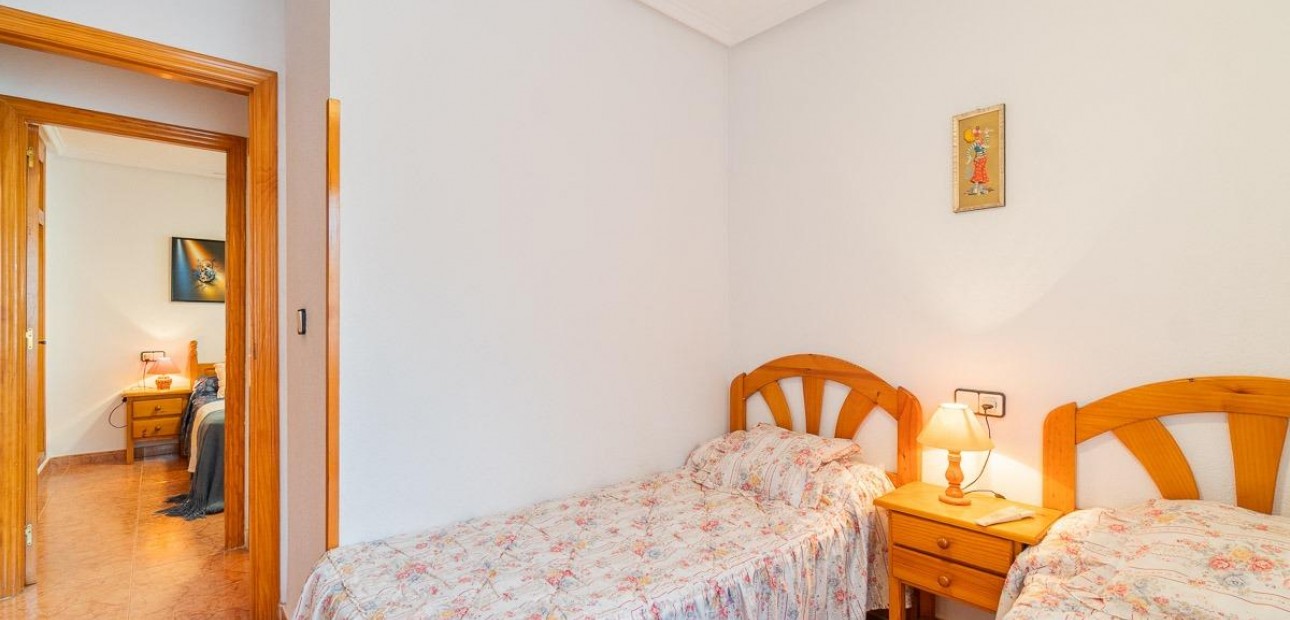 Sale - Villa -
Orihuela Costa - Playa Flamenca