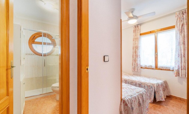 Sale - Villa -
Orihuela Costa - Playa Flamenca