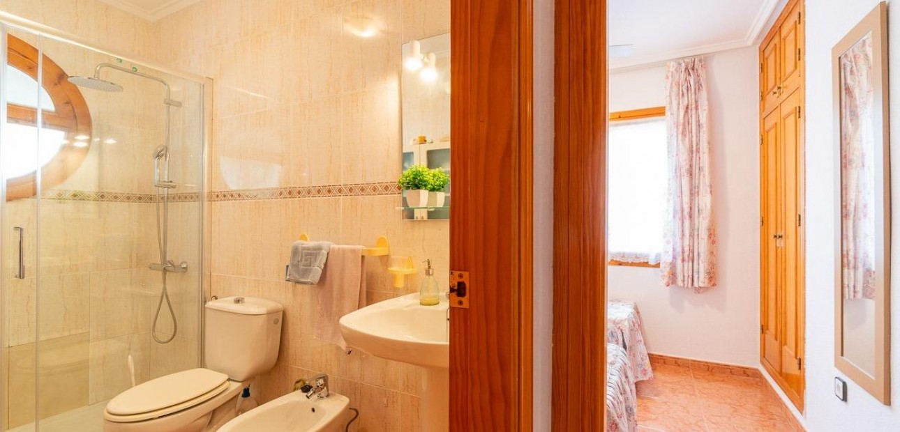 Sale - Villa -
Orihuela Costa - Playa Flamenca