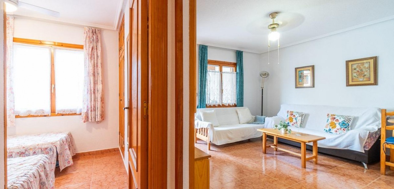 Sale - Villa -
Orihuela Costa - Playa Flamenca