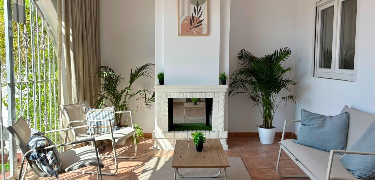 Sale - Terraced house -
Orihuela Costa - La Chismosa