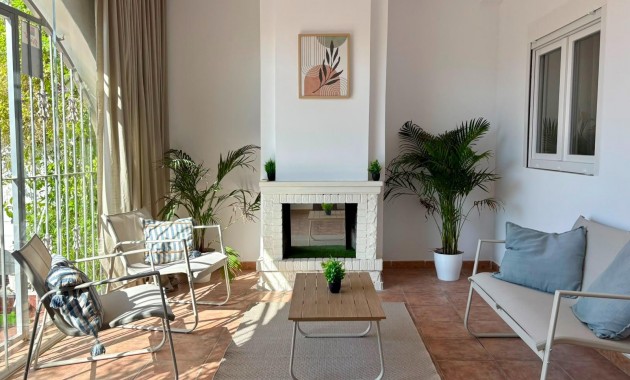 Sale - Terraced house -
Orihuela Costa - La Chismosa