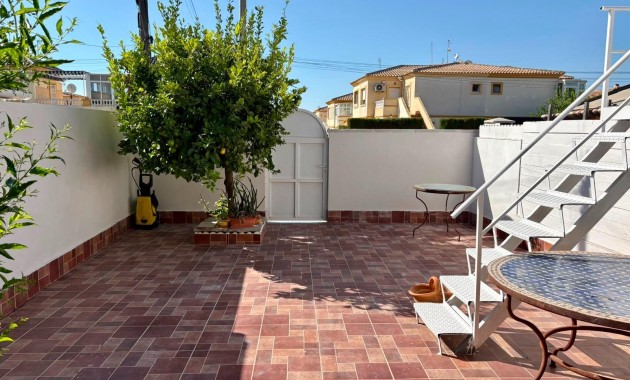 Sale - Terraced house -
Orihuela Costa - La Chismosa