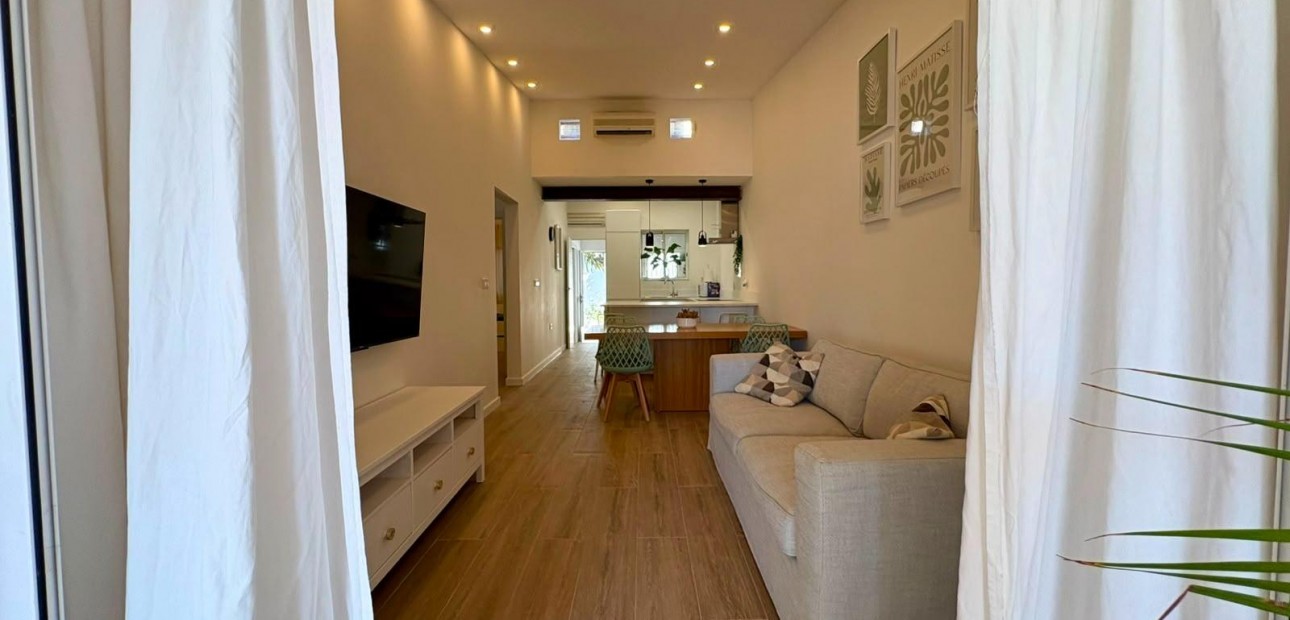 Sale - Terraced house -
Orihuela Costa - La Chismosa
