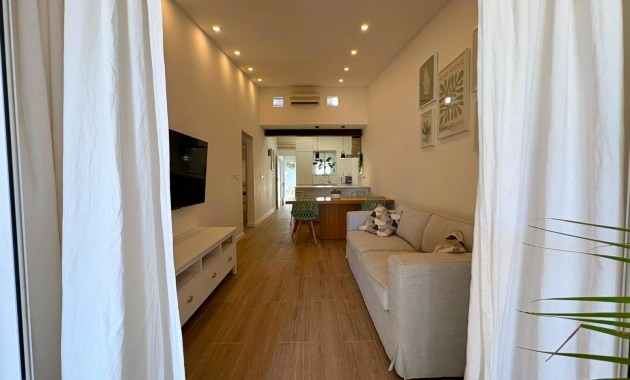Sale - Terraced house -
Orihuela Costa - La Chismosa