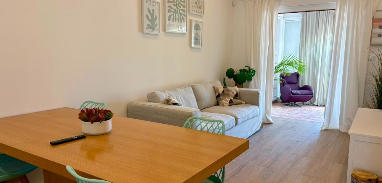 Sale - Terraced house -
Orihuela Costa - La Chismosa