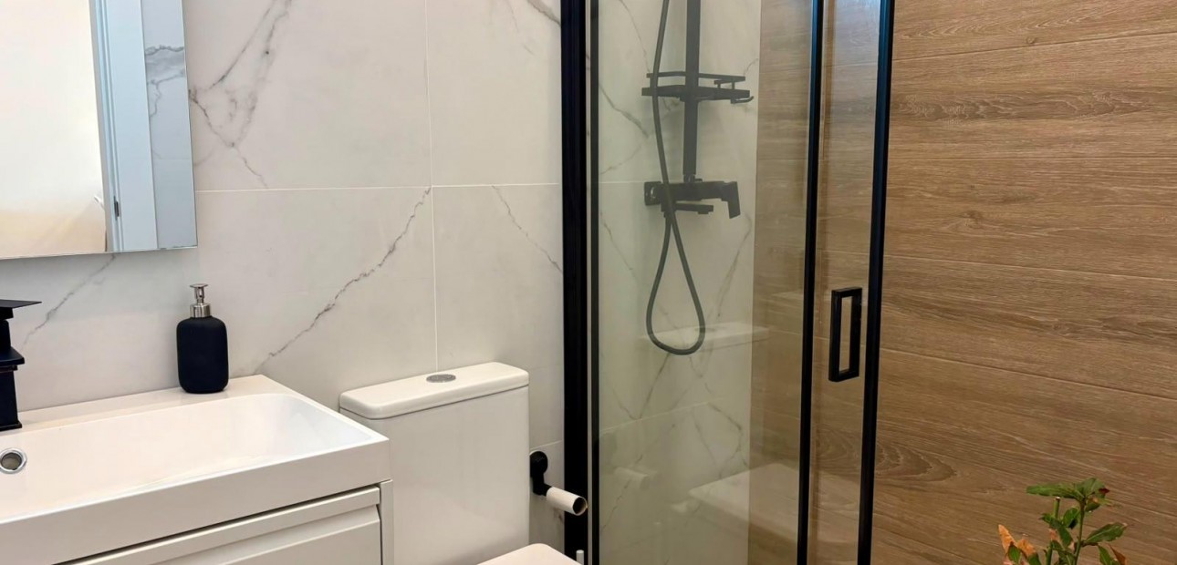 Sale - Terraced house -
Orihuela Costa - La Chismosa