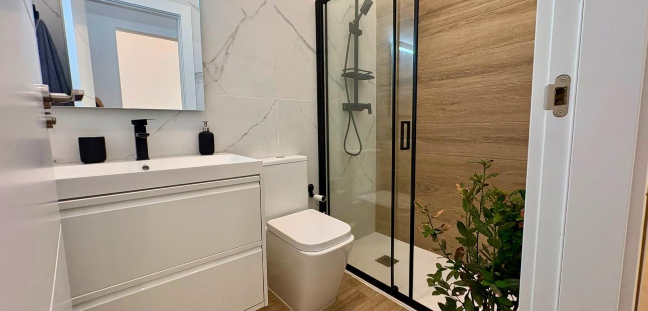 Sale - Terraced house -
Orihuela Costa - La Chismosa