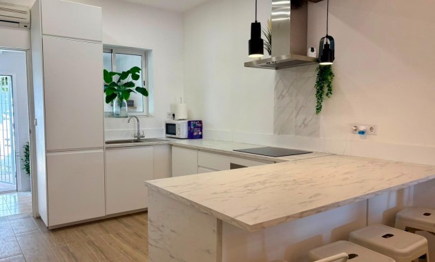 Sale - Terraced house -
Orihuela Costa - La Chismosa