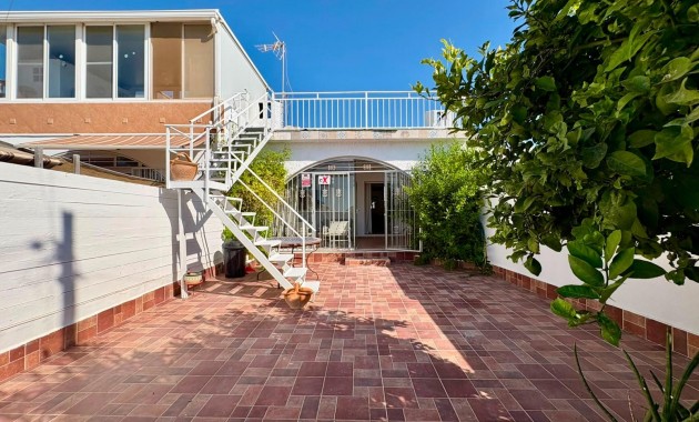 Sale - Terraced house -
Orihuela Costa - La Chismosa