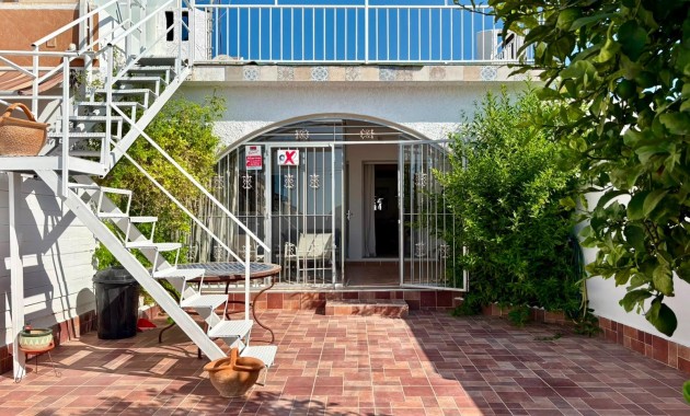 Sale - Terraced house -
Orihuela Costa - La Chismosa