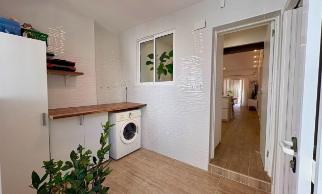 Sale - Terraced house -
Orihuela Costa - La Chismosa
