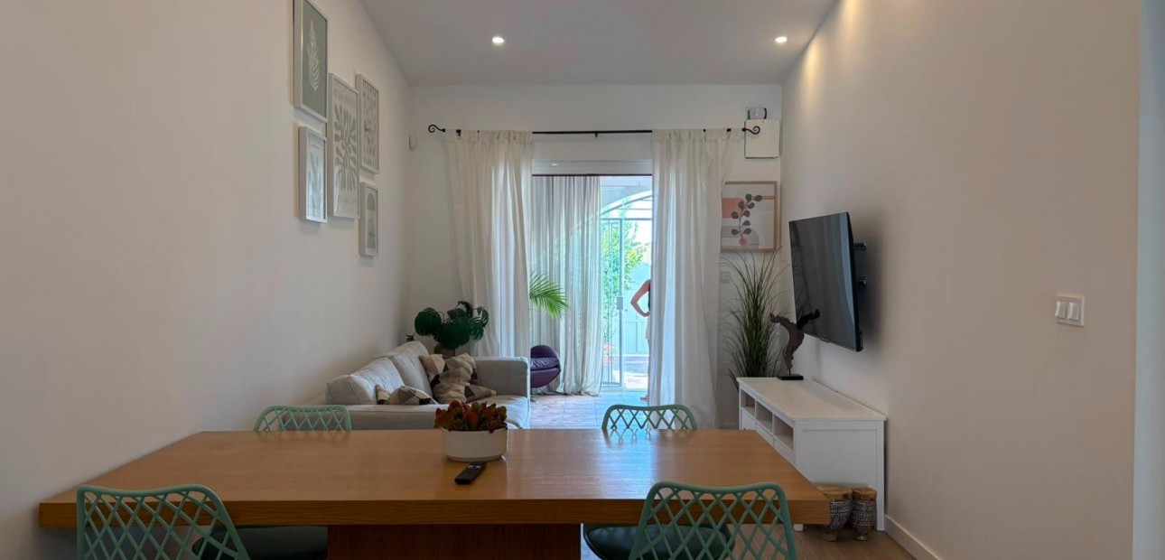 Sale - Terraced house -
Orihuela Costa - La Chismosa