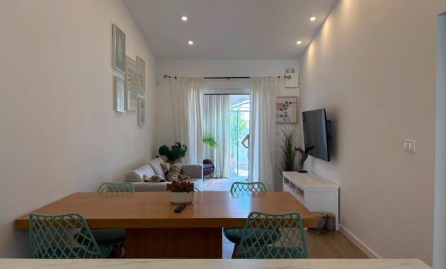 Sale - Terraced house -
Orihuela Costa - La Chismosa