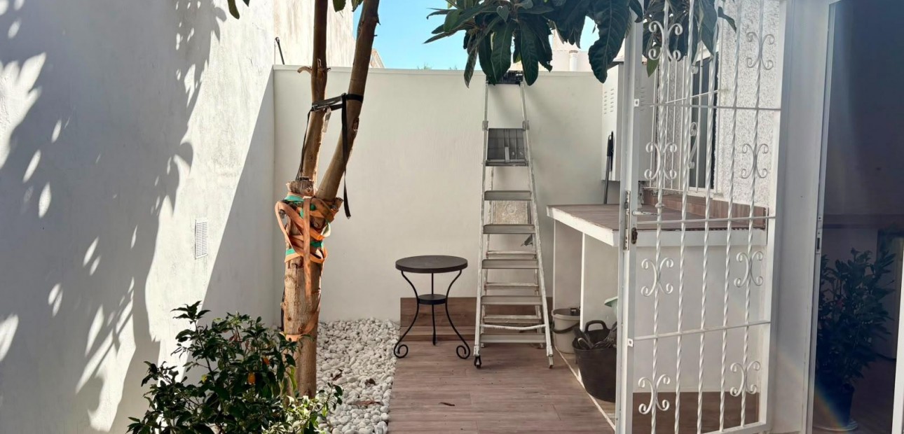 Sale - Terraced house -
Orihuela Costa - La Chismosa