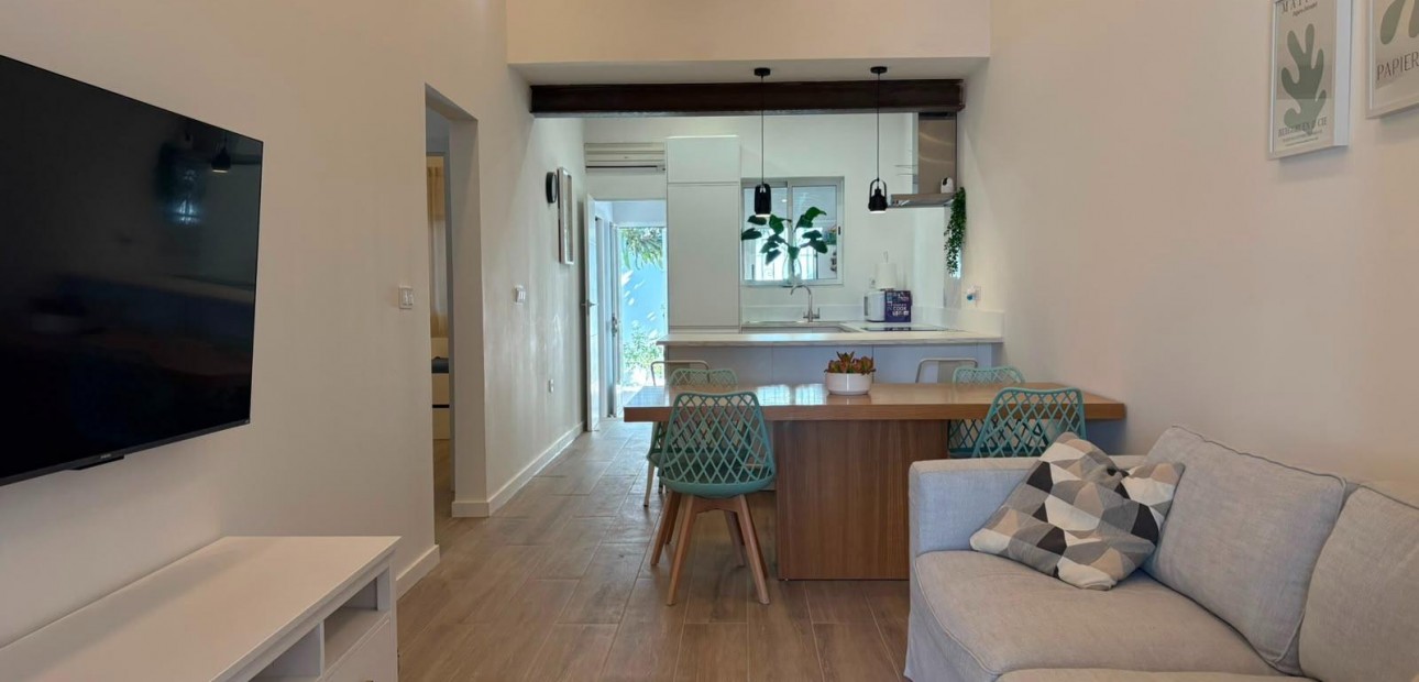 Sale - Terraced house -
Orihuela Costa - La Chismosa