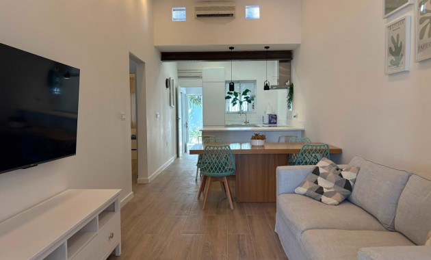 Sale - Terraced house -
Orihuela Costa - La Chismosa
