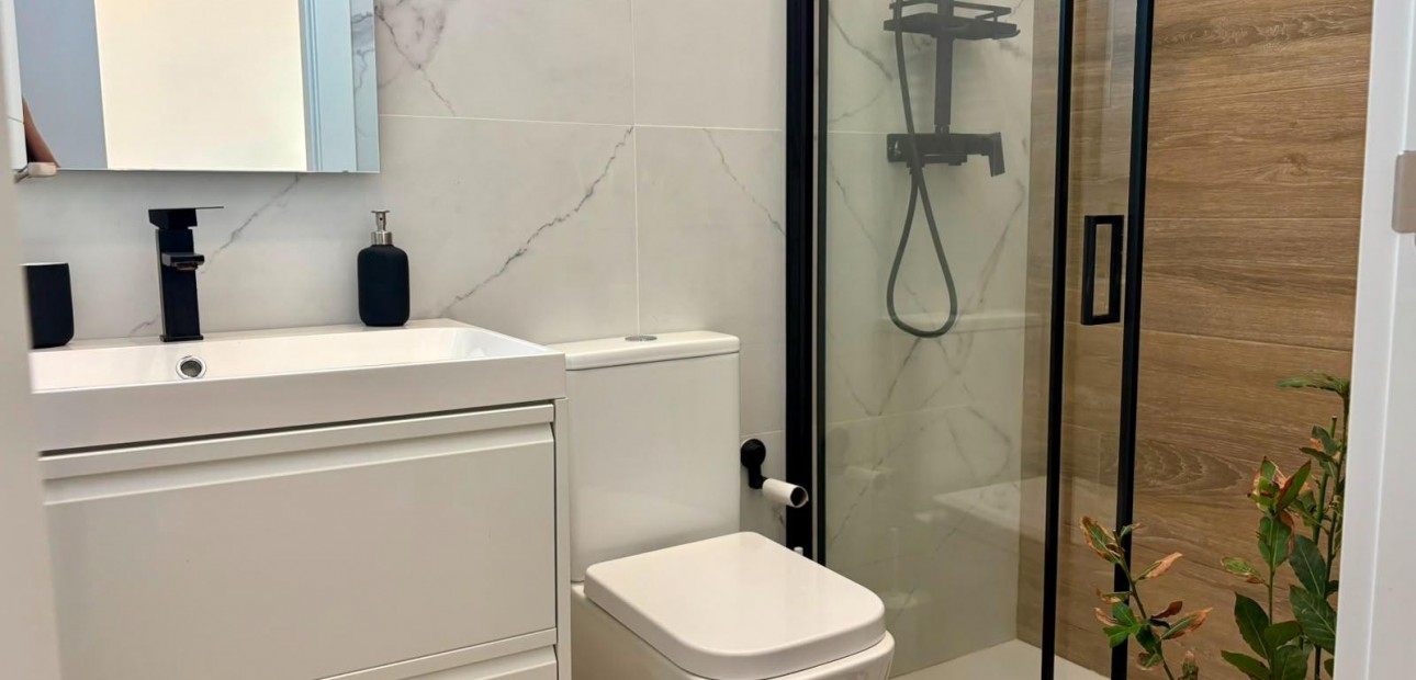 Sale - Terraced house -
Orihuela Costa - La Chismosa