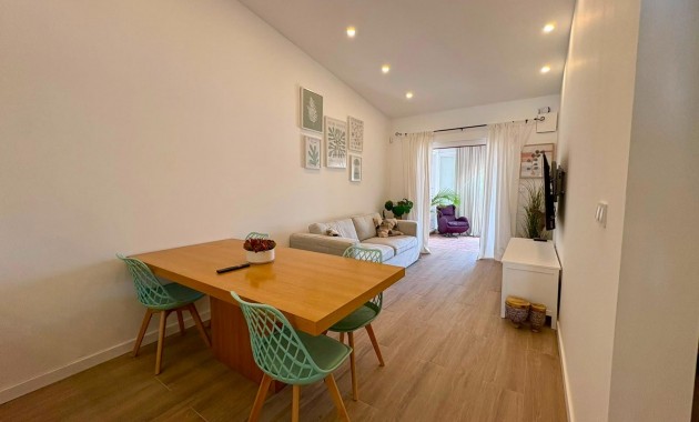Sale - Terraced house -
Orihuela Costa - La Chismosa