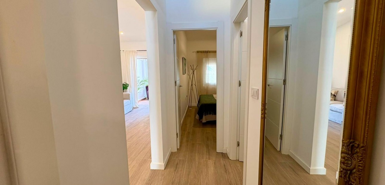 Sale - Terraced house -
Orihuela Costa - La Chismosa