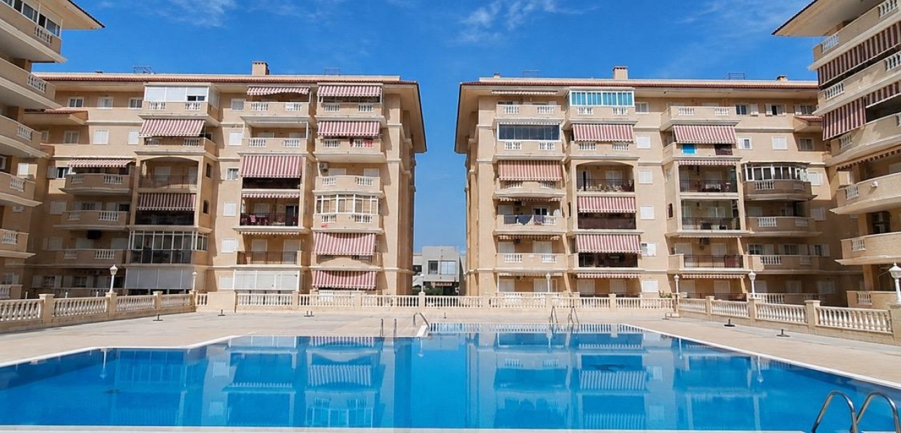 Sale - Apartment / flat -
Torrevieja - Los Europeos