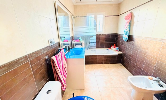 Sale - Country Property -
Catral - Catral - Town