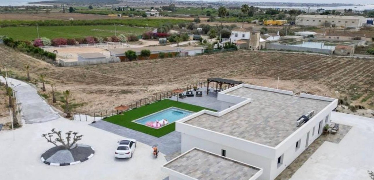 Sale - Villa -
Ciudad Quesada - Rojales