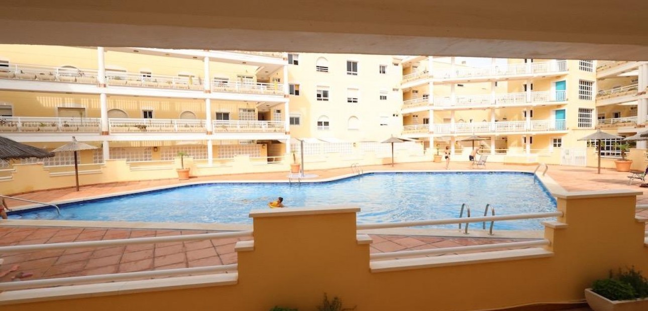 Sale - Apartment / flat -
Orihuela Costa - Campoamor