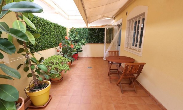 Sale - Apartment / flat -
Orihuela Costa - Campoamor