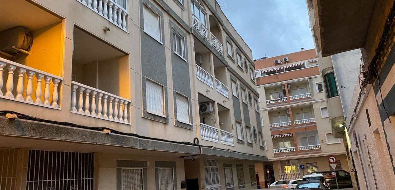 Sale - Apartment / flat -
Torrevieja - torrevieja