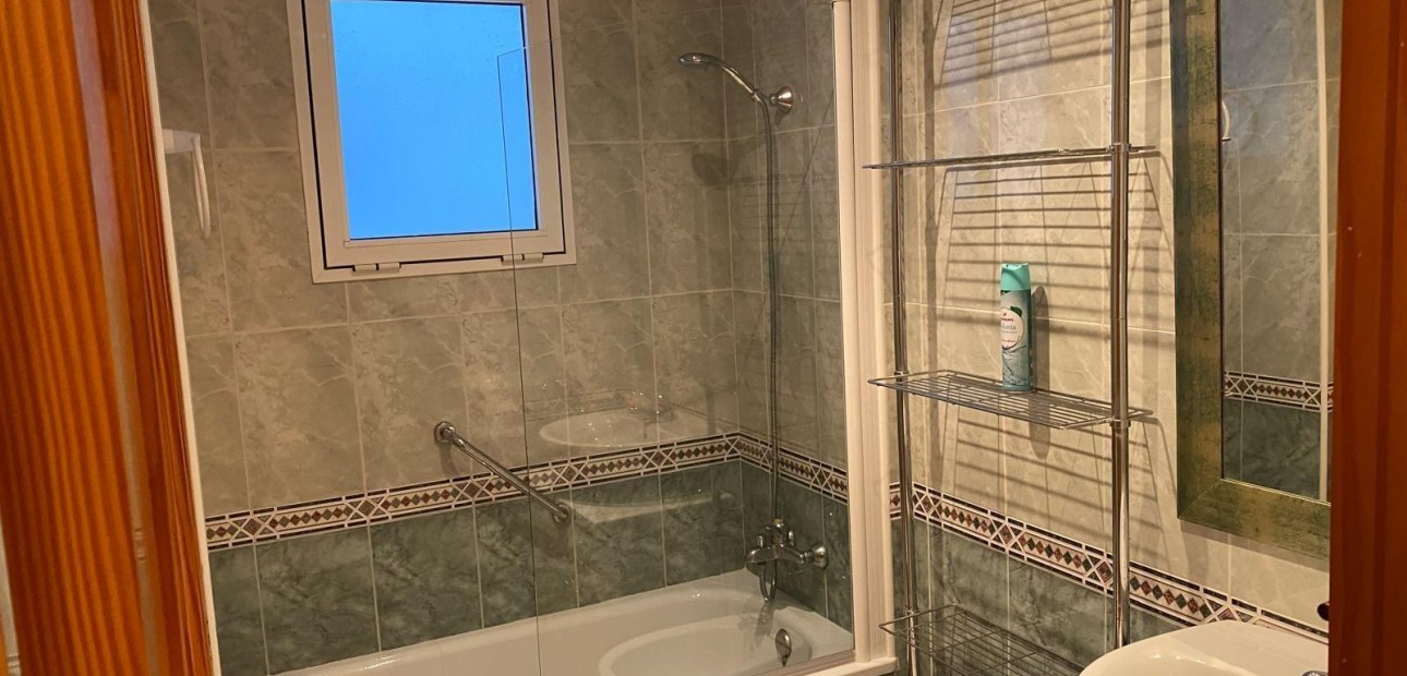 Sale - Apartment / flat -
Torrevieja - torrevieja