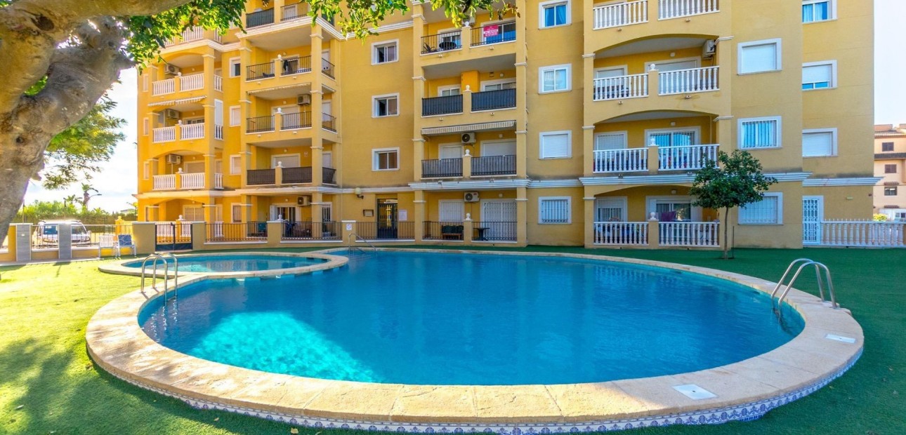 Sale - Penthouse -
Torrevieja - Zona los Frutales