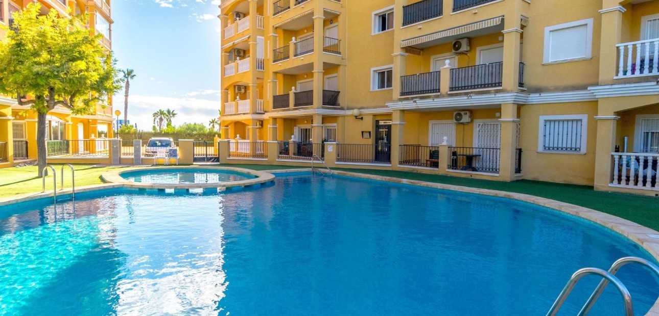 Sale - Penthouse -
Torrevieja - Zona los Frutales