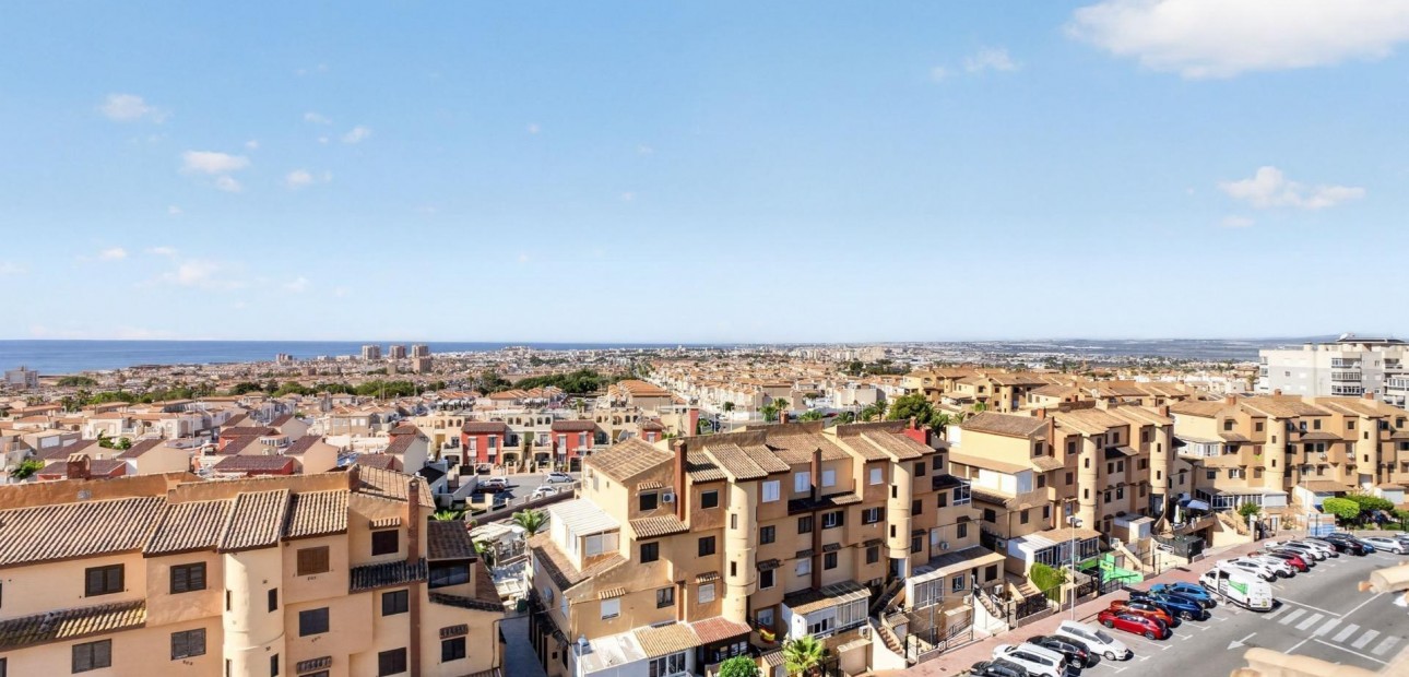 Sale - Penthouse -
Torrevieja - Zona los Frutales